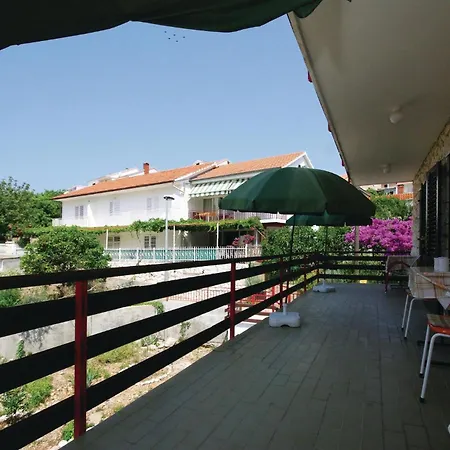 Awesome In Hvar With Wifi Apartment