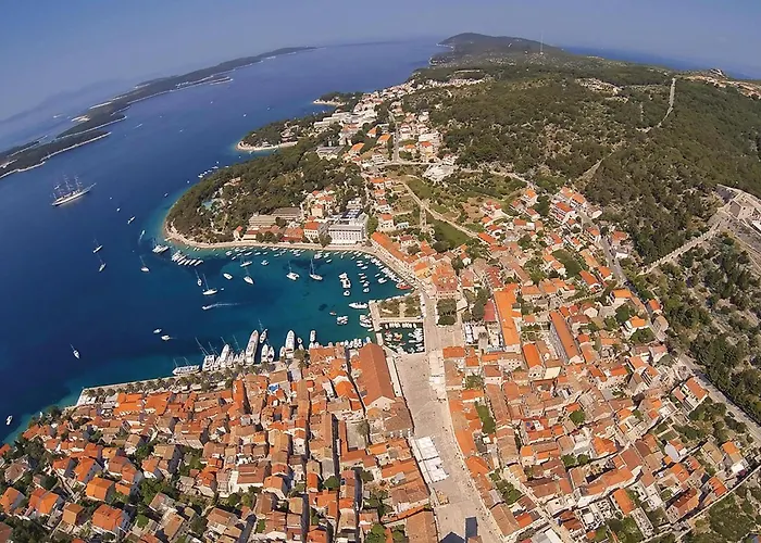Hvar Vandele Bozitkovic * 赫瓦尔